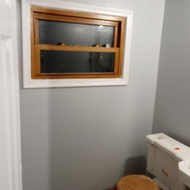 bathroom featuring toilet