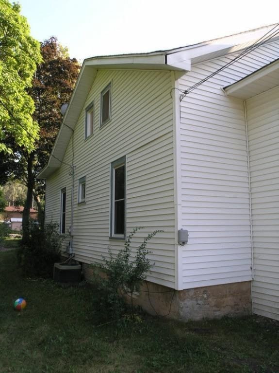 view of side of property