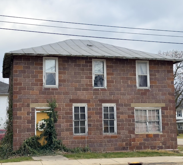 view of property exterior