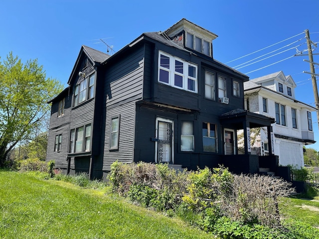 view of side of property