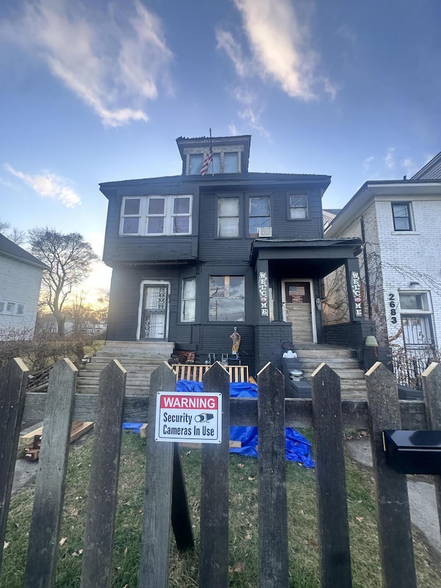 view of front of property