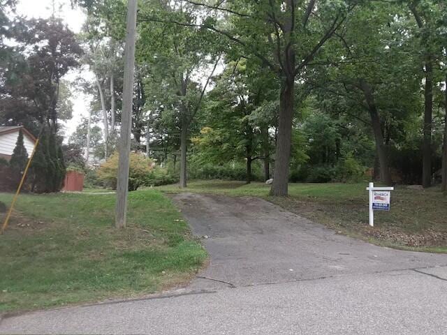 30326 Pipers Ln, Farmington Hills, MI 48334 - photo 2