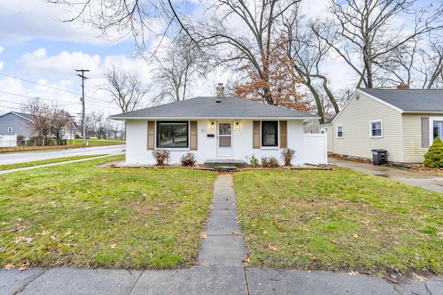 view of front of house with a front yard