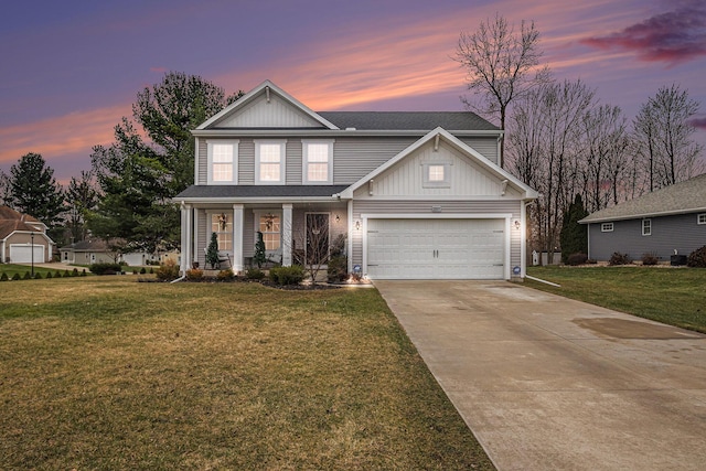 view of front of property featuring a yard