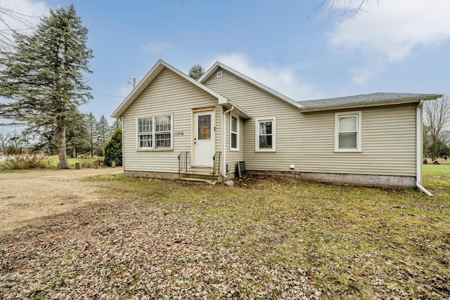 view of front of house with a front lawn