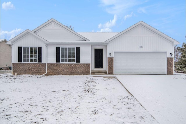 view of front facade featuring a garage