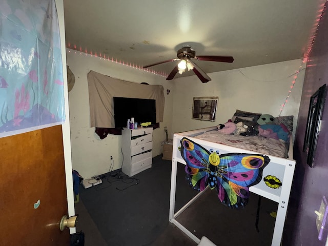 bedroom with ceiling fan