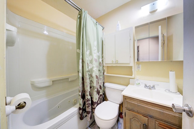 full bathroom featuring shower / tub combo with curtain, vanity, and toilet