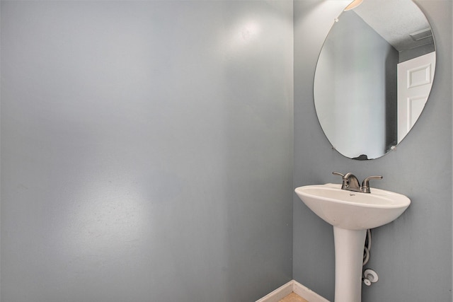 bathroom featuring sink