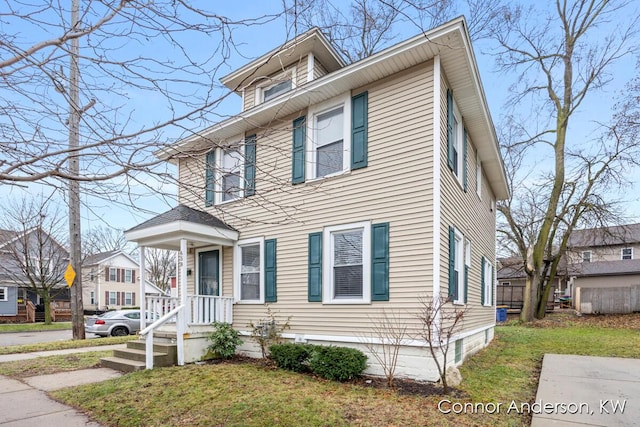 view of front of house with a front yard