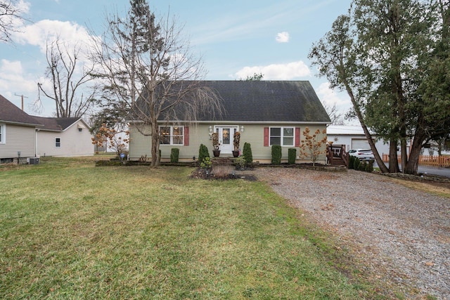 view of front of house featuring a front lawn