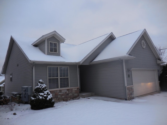 view of front facade with a garage