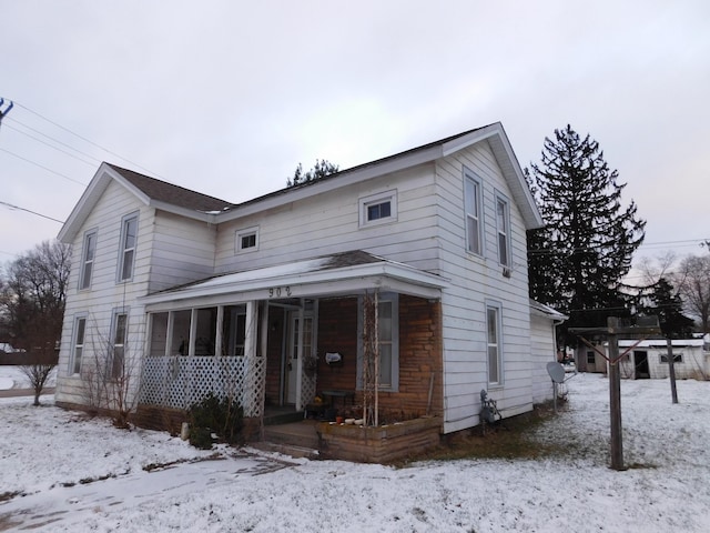 view of front of property