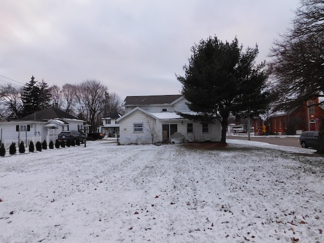 view of front of property