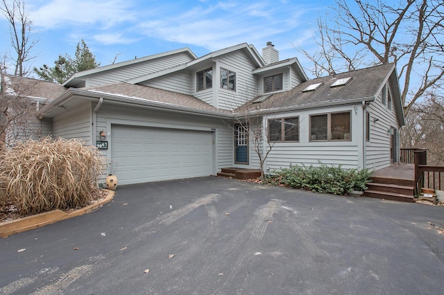 view of front facade featuring a garage