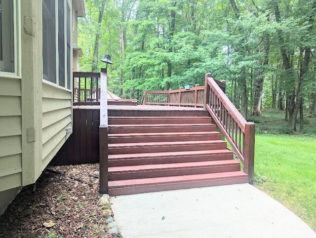 119 Kingsbury Ct, Battle Creek, MI 49015 - view of wooden deck