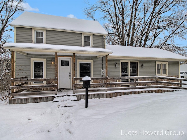 view of front of property featuring a porch