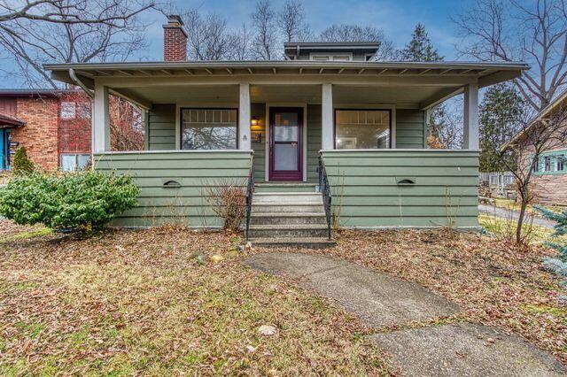 bungalow-style home with covered porch