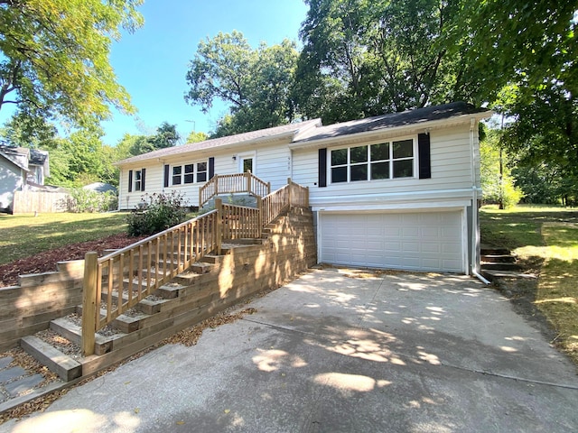 view of front of house featuring a garage