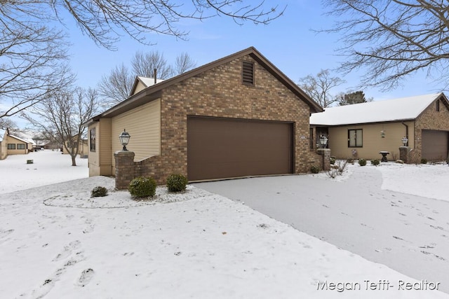 view of front of house featuring a garage