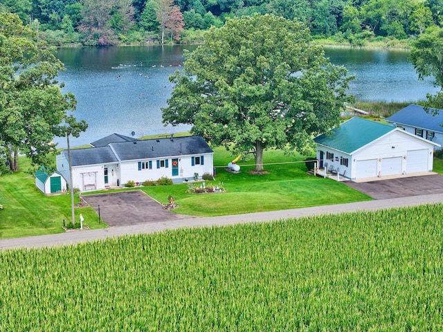 bird's eye view featuring a water view