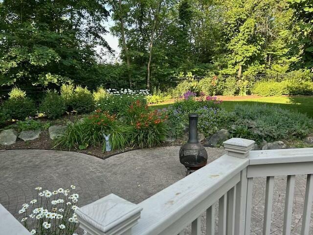 view of patio featuring an outdoor fire pit