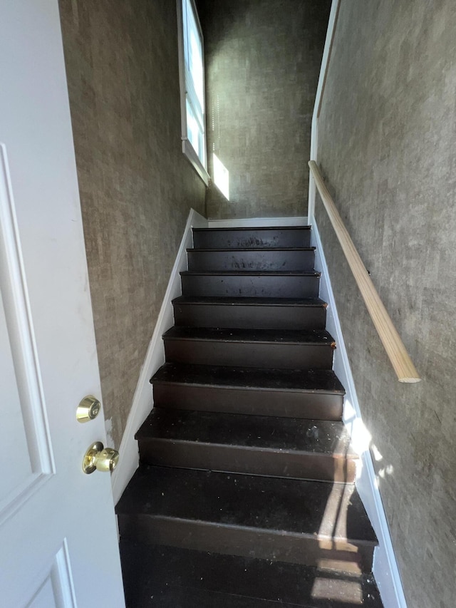 5510 Allendale St, Detroit, MI 48204 - view of staircase