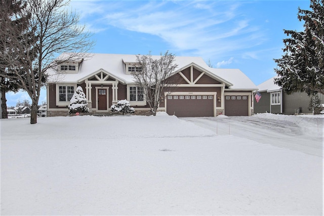 view of front facade with a garage