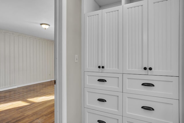 interior details with hardwood / wood-style floors