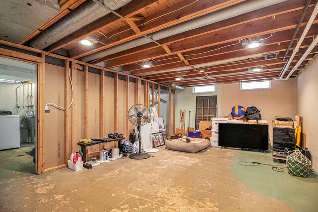 basement with washer / dryer