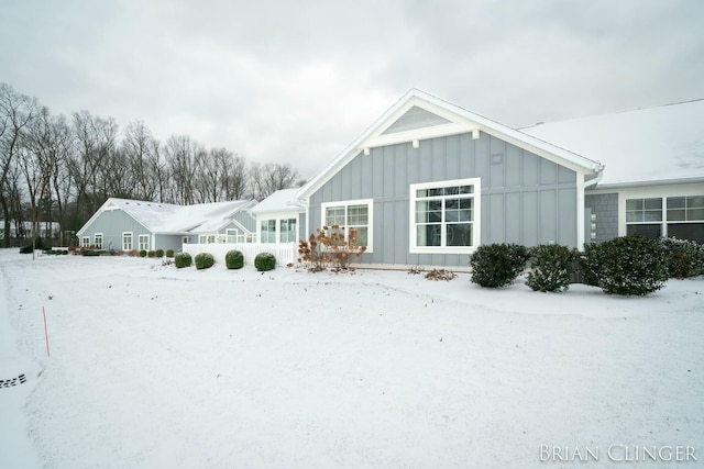 view of front of house