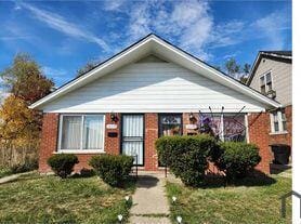 14439 Kent St, Detroit, MI 48213 - bungalow-style home featuring a front yard