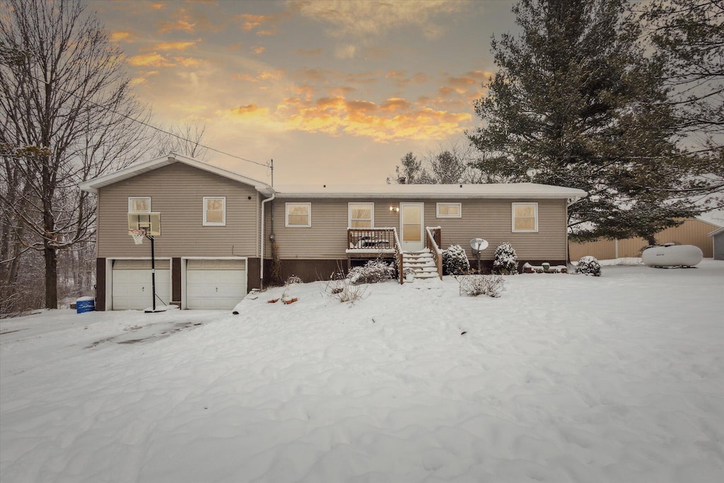 view of front of house featuring a garage