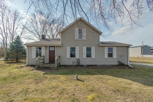 view of front of house featuring a front lawn