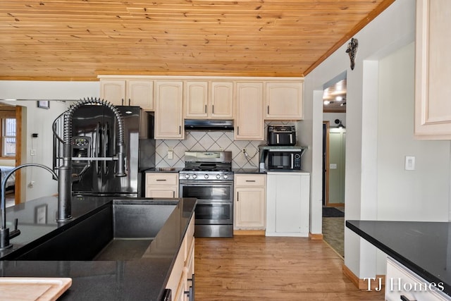 kitchen featuring sink, decorative backsplash, black appliances, wooden ceiling, and light hardwood / wood-style flooring