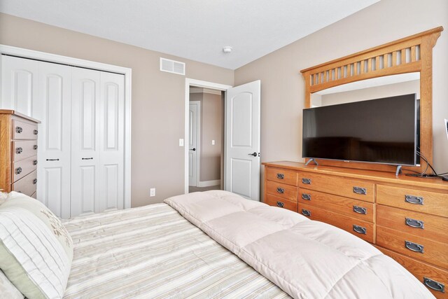 bedroom featuring a closet