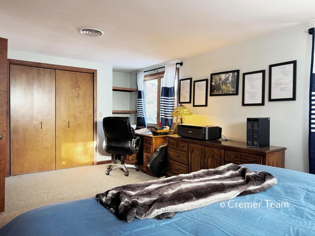 bedroom with a closet