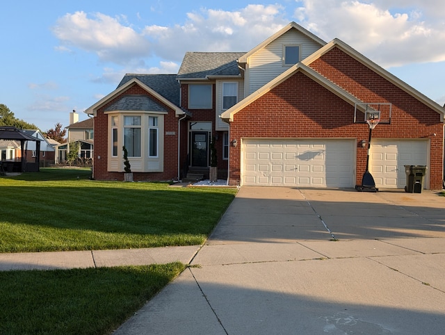 view of front of home with a front lawn