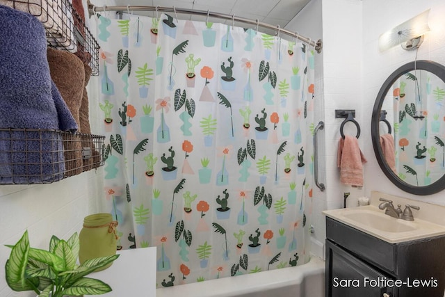 bathroom with vanity and shower / bath combo