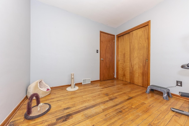 empty room featuring light hardwood / wood-style floors