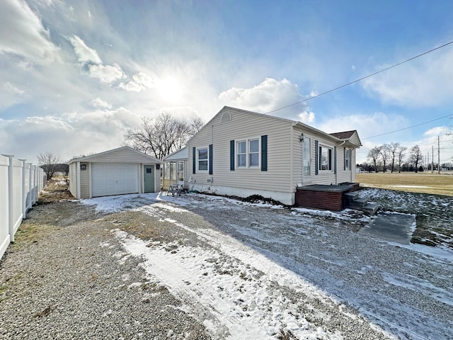 Listing photo 3 for 2500 Carleton Rockwood Rd, Carleton MI 48117