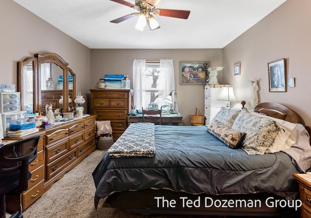 carpeted bedroom featuring ceiling fan