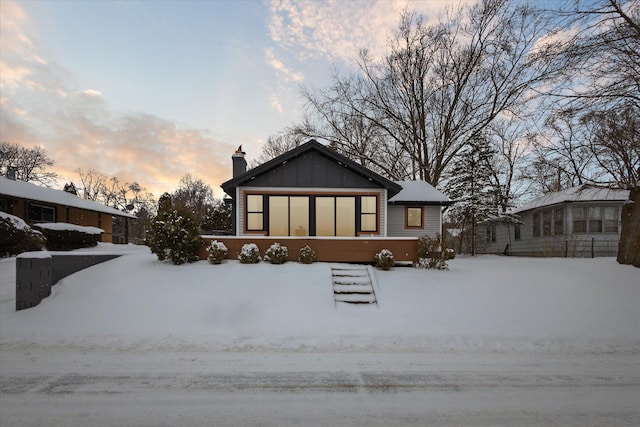 view of front of property