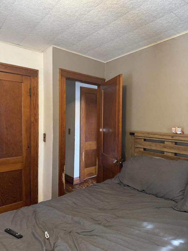 unfurnished bedroom featuring a textured ceiling