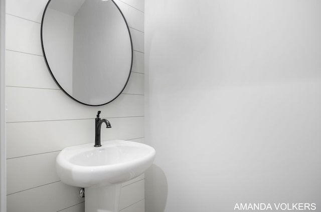 bathroom with sink