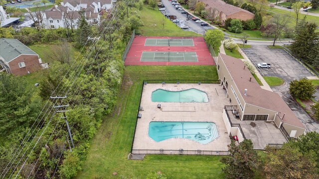 bird's eye view of a pool area