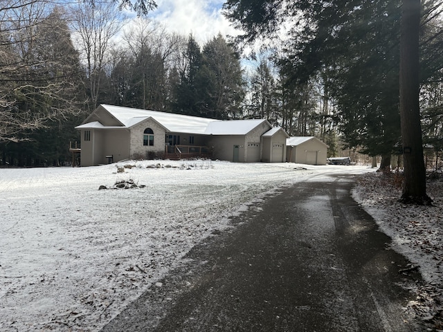 view of front of property featuring a garage