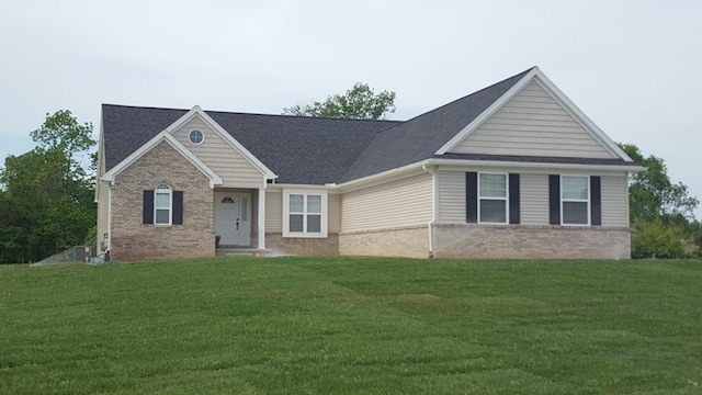 view of front of house with a front yard