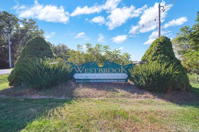 view of community / neighborhood sign