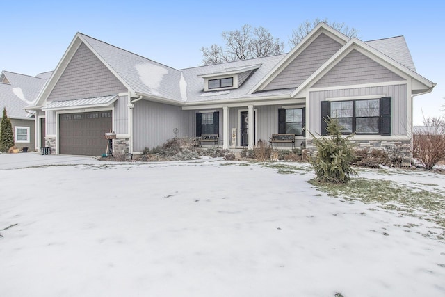 view of front facade featuring a garage